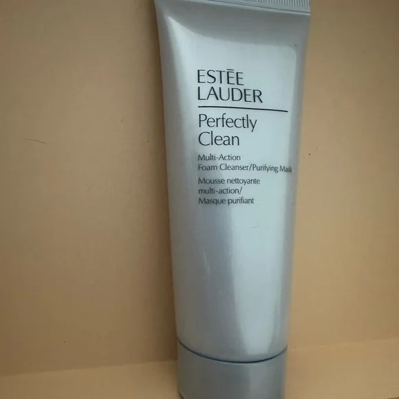 Estee Lauder Perfectly Clean Foam Cleanser - Light Blue - Picture 3 of 5